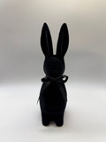 1x Hase Poly 30,5cm beflockt mit Schleife - schwarz