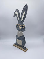 Dekofigur, Hase, Osterhase, Dekoration, Osterdekoration, Ostern, Filz, grau, Brille, Halstuch, klein